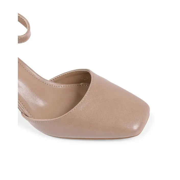 19V69 Italia Womens Ankle Strap Pump Beige HLL0127 BEIGE 19V69 ITALIA by VERSACE 19.69 ABBIGLIAMENTO SPORTIVO S.R.L.