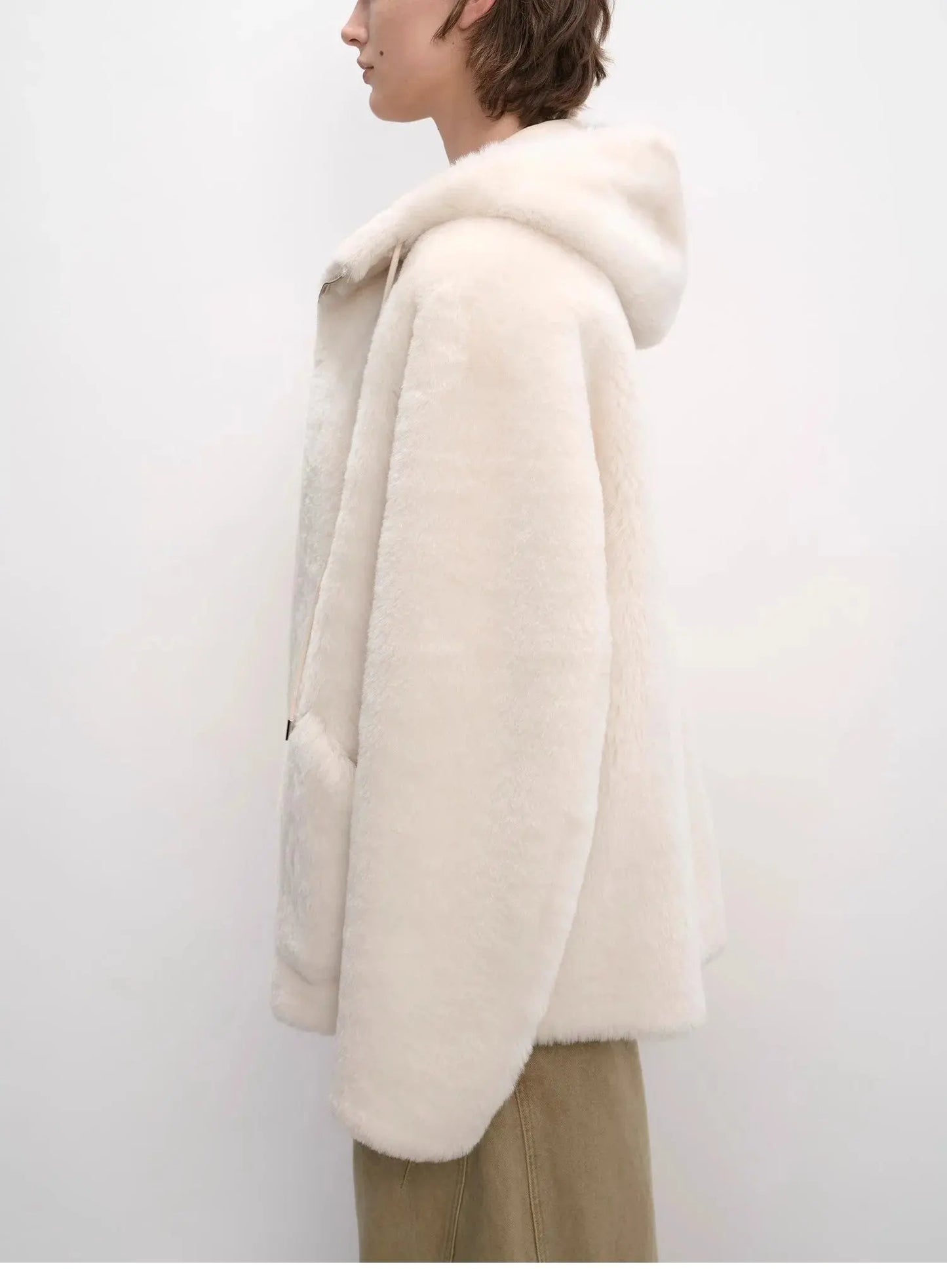 "Otaru Snow" Casual Hooded Silhouette Dropped Shoulder Merino Wool Sheepskin Fur Coat for Women