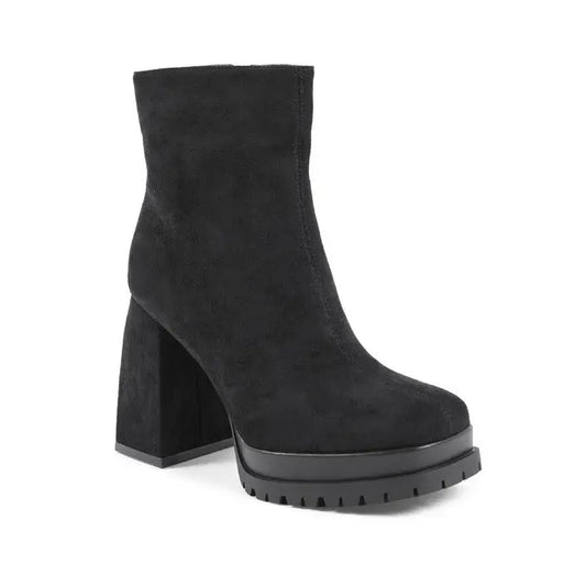 19V69 Italia Womens Ankle Boot Black X712 NERO 19V69 ITALIA by VERSACE 19.69 ABBIGLIAMENTO SPORTIVO S.R.L.