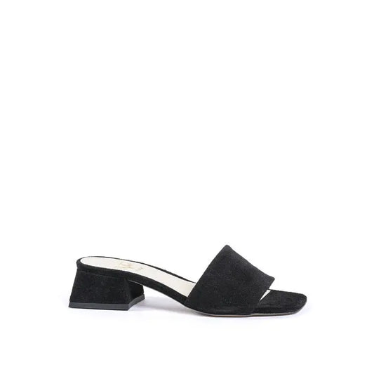 19V69 Italia Womens Sandal Black NEPER SPRINT NERO 19V69 ITALIA by VERSACE 19.69 ABBIGLIAMENTO SPORTIVO S.R.L.