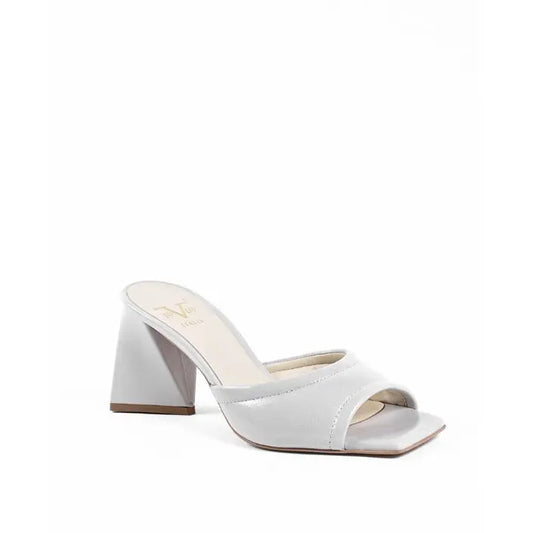 19V69 Italia Womens Sandal Light Grey SIMONA KID PERLA 19V69 ITALIA by VERSACE 19.69 ABBIGLIAMENTO SPORTIVO S.R.L.