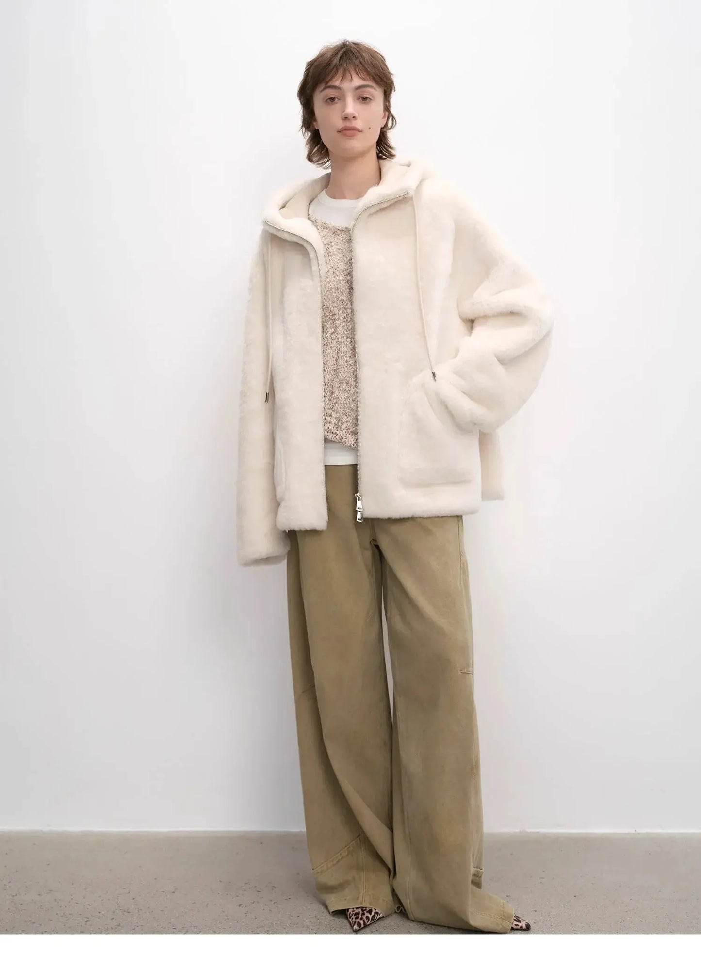 "Otaru Snow" Casual Hooded Silhouette Dropped Shoulder Merino Wool Sheepskin Fur Coat for Women