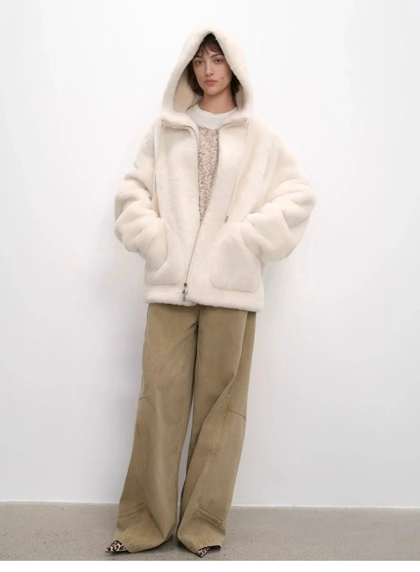 "Otaru Snow" Casual Hooded Silhouette Dropped Shoulder Merino Wool Sheepskin Fur Coat for Women