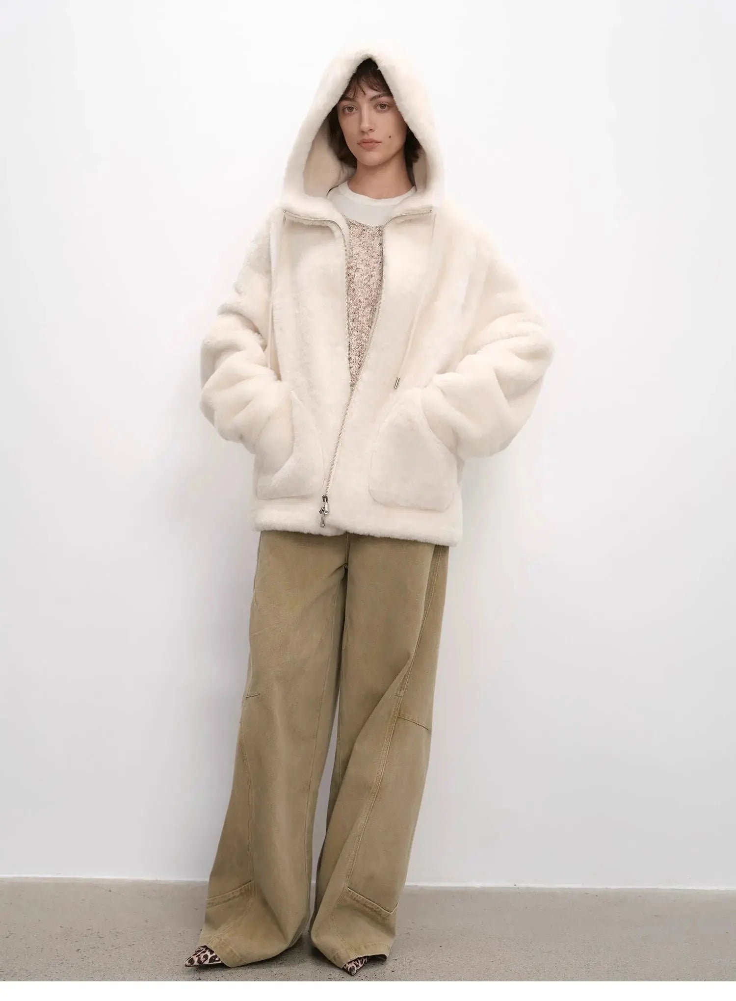"Otaru Snow" Casual Hooded Silhouette Dropped Shoulder Merino Wool Sheepskin Fur Coat for Women